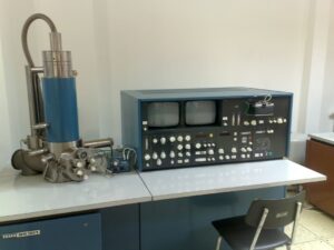 Metal Chamber Pipes in Microbiology Labs:...