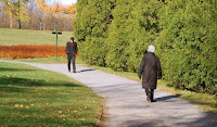 WHO MOVES? SIDEWALK ETIQUETTE IN A...